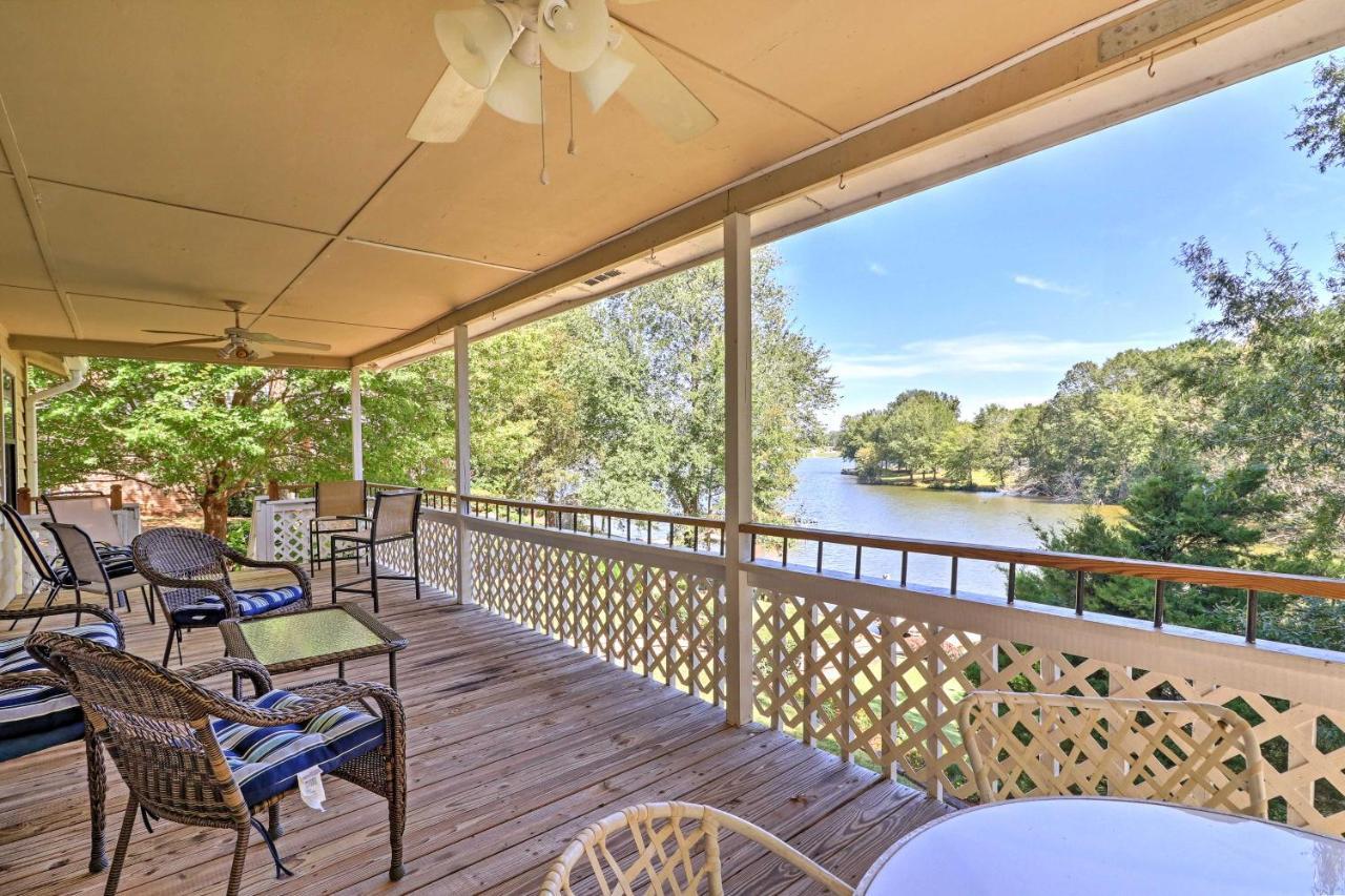 Lakefront Cottage With Private Hot Tub! Buckhead Eksteriør billede