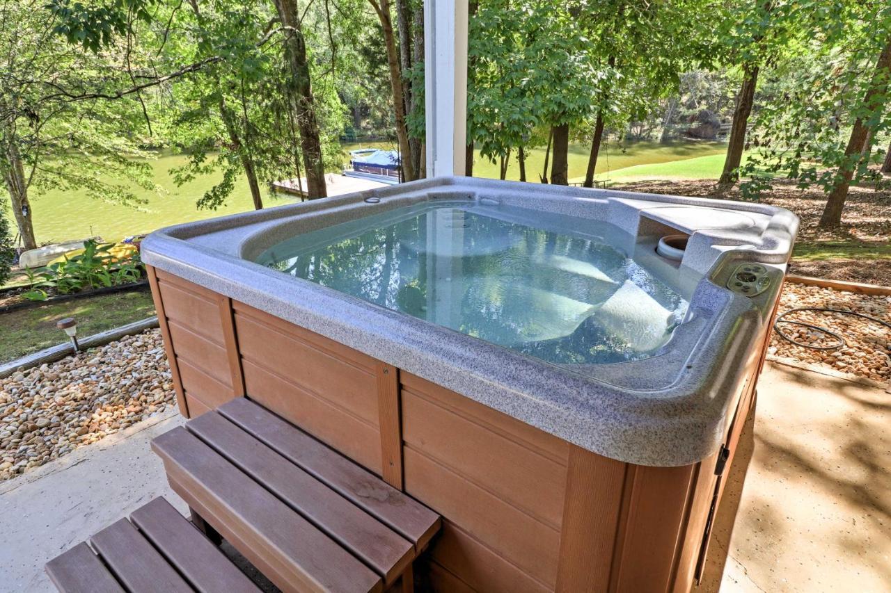 Lakefront Cottage With Private Hot Tub! Buckhead Eksteriør billede
